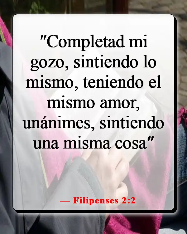 Versículos de la Biblia sobre la comida y la comunión (Filipenses 2:2)